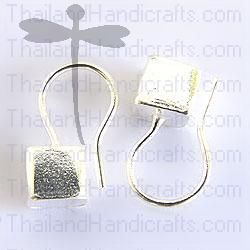 HILL TRIBE SILVER CUBE BRUSHED EARRINGS







E